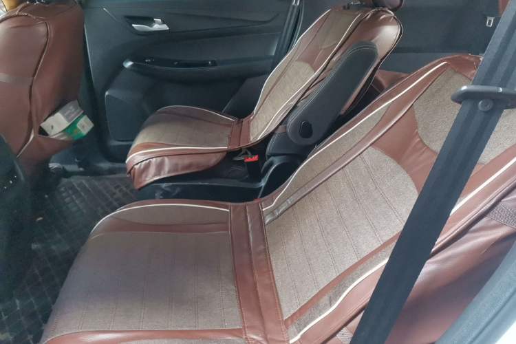 Used Baojun 730 2019 1.5L Manual Fashion Model 7-seater China VI Left Rear Seat