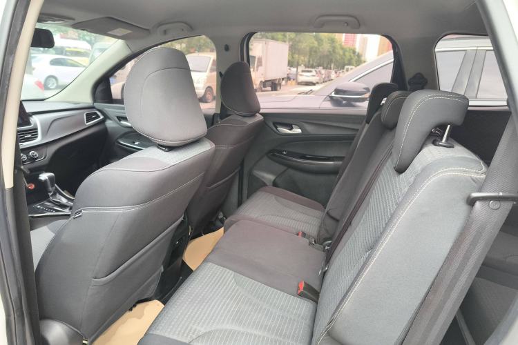 Used Baojun 730 2019 1.5T CVT Fashion Model 7 Seats China V Emission Standard Left Rear Seat