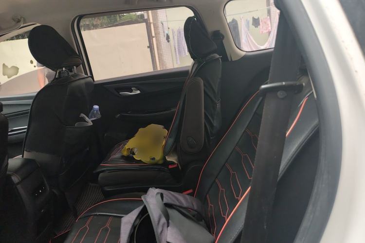 Used Baojun 730 2019 1.5L Manual Fashion Model 7-seater National V Left Rear Seat