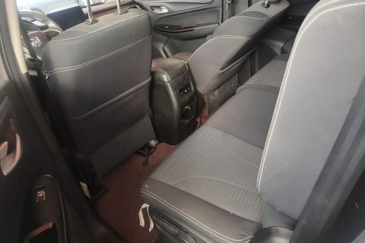 Used Baojun 730 2019 1.5T CVT Fashion Model 7 Seats China VI Emission Standard Left Rear Seat