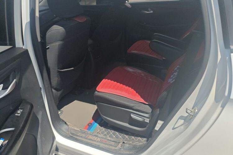 Used Baojun 730 2019 1.5T Manual Fashion Model 7-seater China VI Left Rear Seat