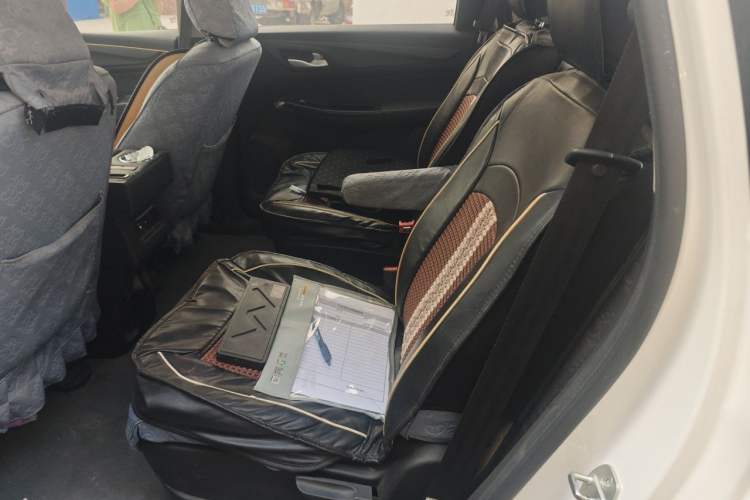 Used Baojun 730 2019 1.5L Manual Fashion Model 7-seater National V Left Rear Seat