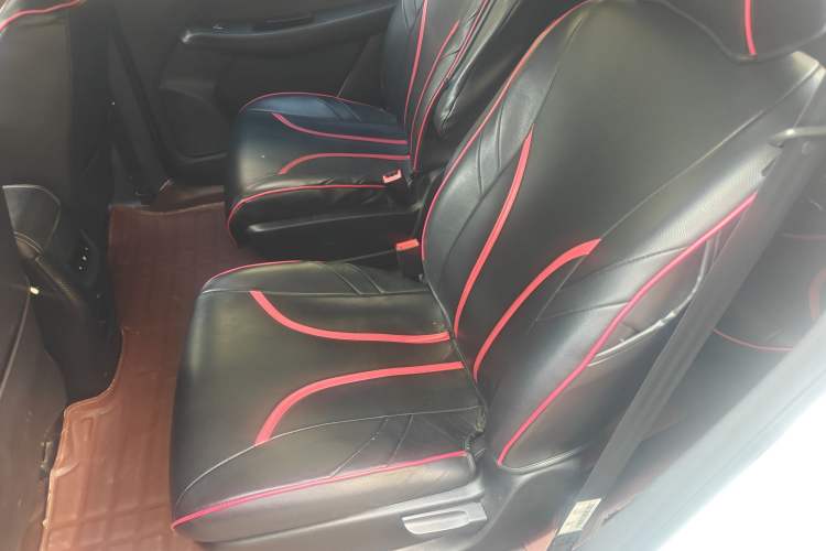 Used Baojun 730 2019 1.5T Manual Fashion Model 7-seater China VI Left Rear Seat