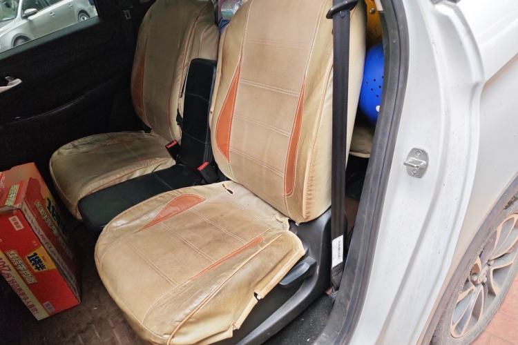 Used Baojun 730 2019 1.5L Manual Fashion Model 7-seater China VI Left Rear Seat