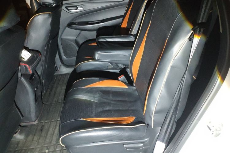 Used Baojun 730 2019 1.5L Manual Fashion Model 7-seater China VI Left Rear Seat