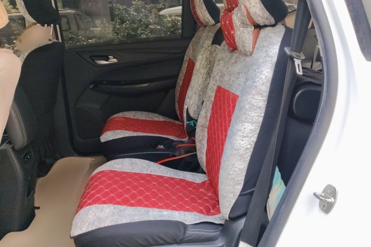 Used Baojun 730 2019 1.5L Manual Fashion Model 7-seater National V Left Rear Seat