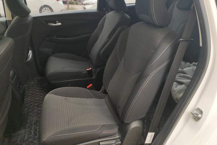 Used Baojun 730 2019 1.5L Manual Fashion Model 7-seater National V Left Rear Seat