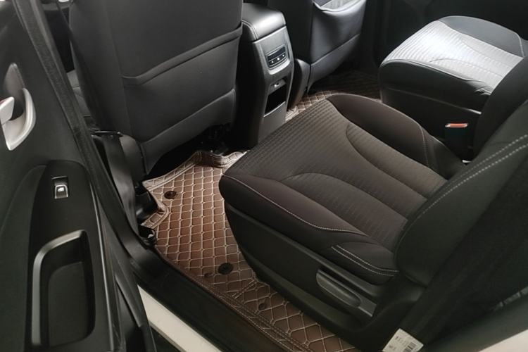 Used Baojun 730 2019 1.5L Manual Fashion Model 7-seater National V Left Rear Seat
