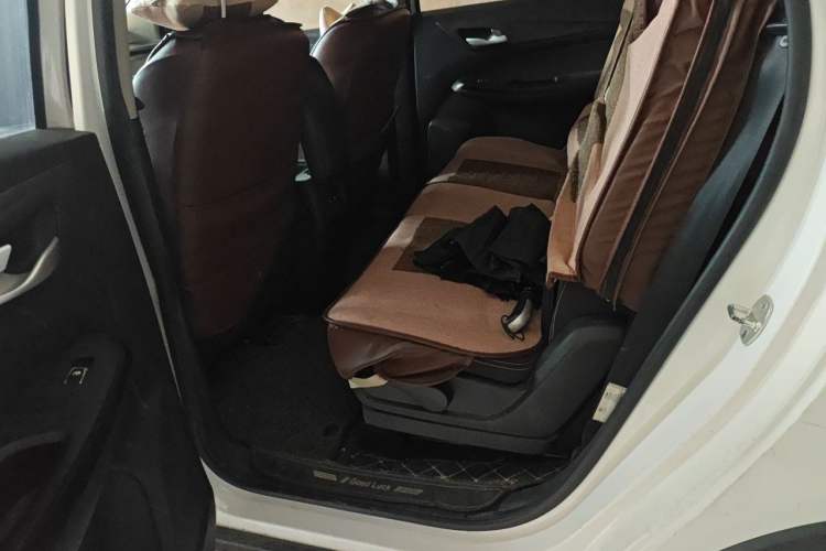 Used Baojun 730 2019 1.5T CVT Fashion Model 7 Seats China VI Emission Standard Left Rear Seat
