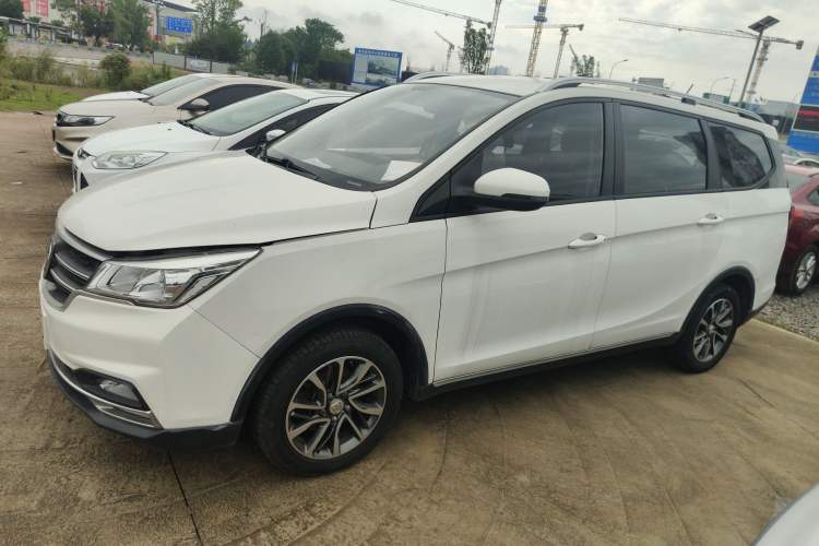 Used Baojun 730 2019 1.5T CVT Fashion Model 7 Seats China V Emission Standard Left Side