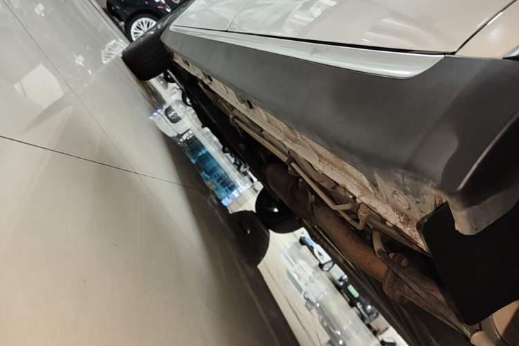 Used Baojun 730 2019 1.5T Manual Fashion Model 7-seater National V Left Side Sill