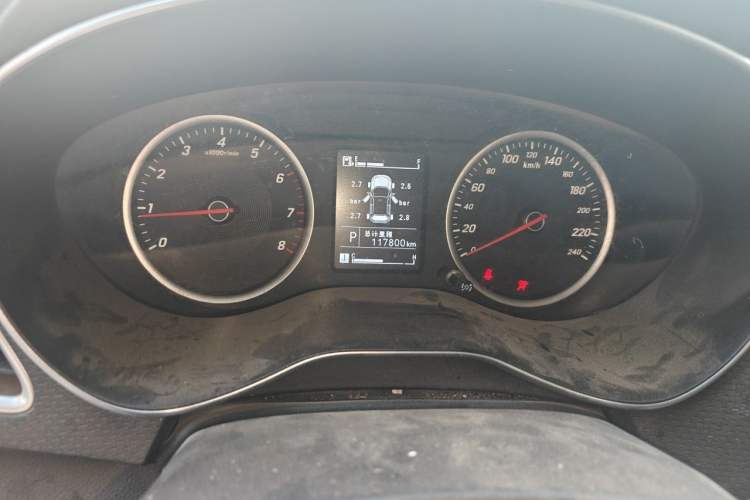 Used Baojun 730 2019 1.5T CVT Fashion Model 7 Seats China V Emission Standard Odometer Close Up