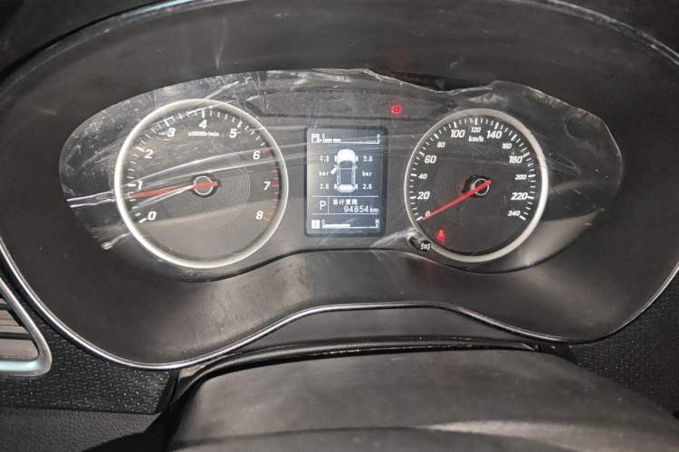 Used Baojun 730 2019 1.5T CVT Fashion Model 7 Seats China V Emission Standard Odometer Close Up