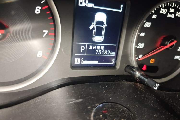 Used Baojun 730 2019 1.5T CVT Fashion Model 7 Seats China VI Emission Standard Odometer Close Up