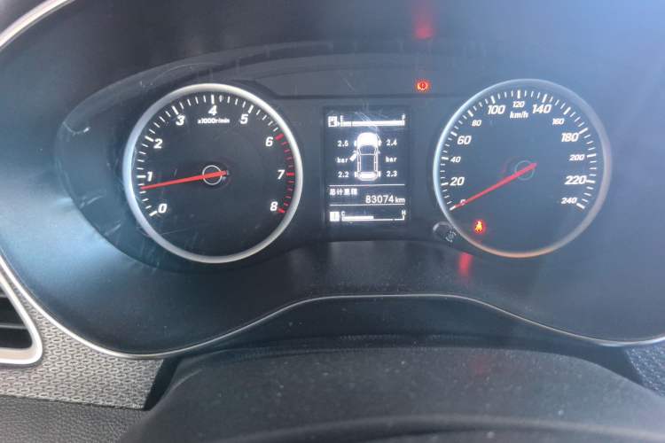 Used Baojun 730 2019 1.5L Manual Fashion Model 7-seater China VI Odometer Close Up
