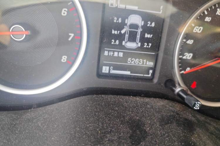 Used Baojun 730 2019 1.5L Manual Fashion Model 7-seater National V Odometer Close Up