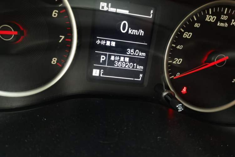 Used Baojun 730 2019 1.5T CVT Fashion Model 7 Seats China VI Emission Standard Odometer Close Up