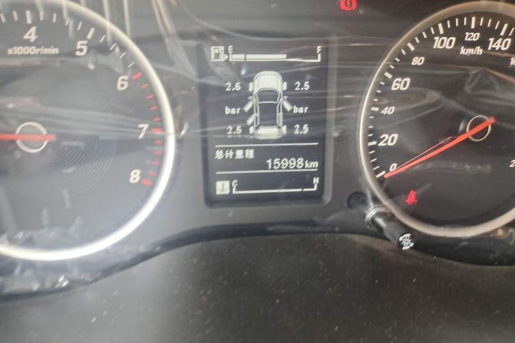 Used Baojun 730 2019 1.5L Manual Fashion Model 7-seater China VI Odometer Close Up