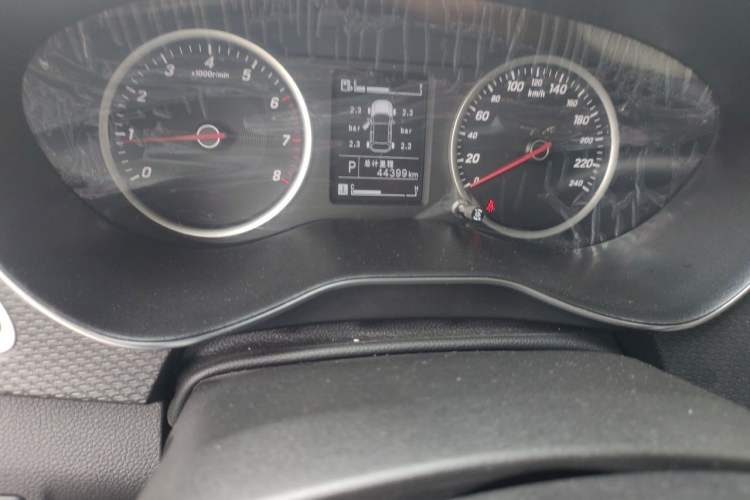 Used Baojun 730 2019 1.5T CVT Fashion Model 7 Seats China V Emission Standard Odometer Close Up