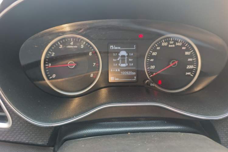 Used Baojun 730 2019 1.5L Manual Fashion Model 7-seater China VI Odometer Close Up