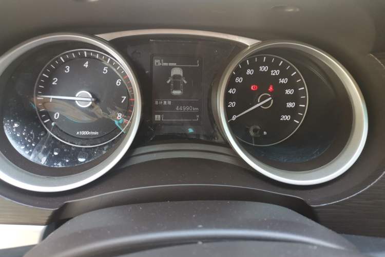 Used Baojun 730 2019 1.5L Manual Value Edition 7 Seats China VI Emission Standard Odometer Close Up