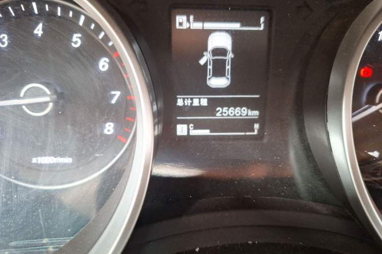 Used Baojun 730 2019 1.5L Manual Value Edition 7 Seats China VI Emission Standard Odometer Close Up