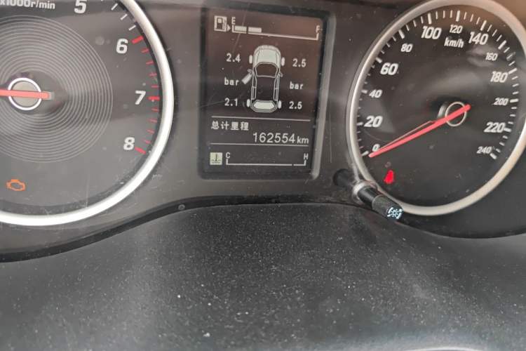 Used Baojun 730 2019 1.5L Manual Fashion Model 7-seater China VI Odometer Close Up