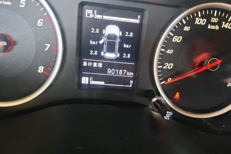 Used Baojun 730 2019 1.5L Manual Fashion Model 7-seater China VI Odometer Close Up