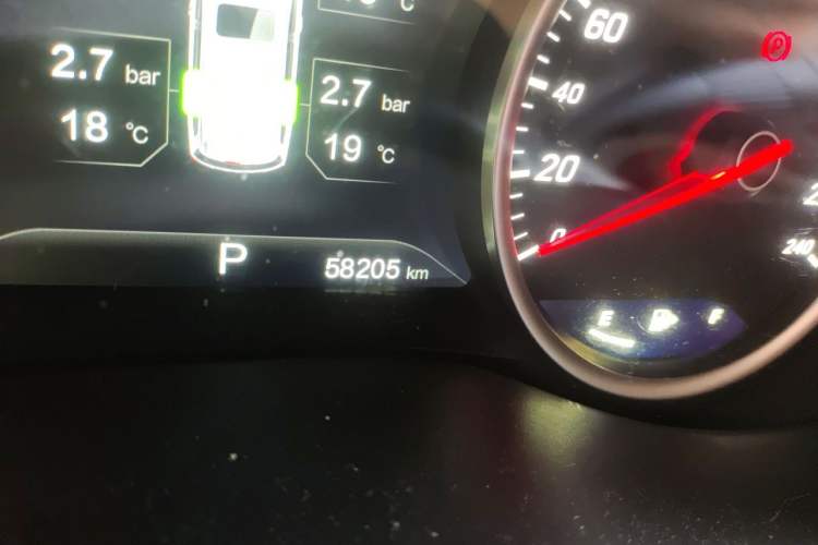 Used Baojun 730 2019 1.5T CVT Flagship Version 7 Seats China V Emission Standard Odometer Close Up