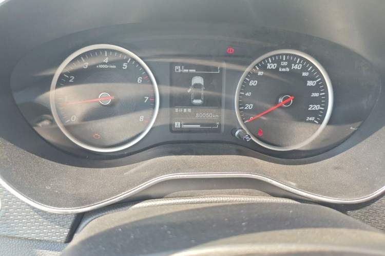 Used Baojun 730 2019 1.5T Manual Fashion Model 7-seater China VI Odometer Close Up