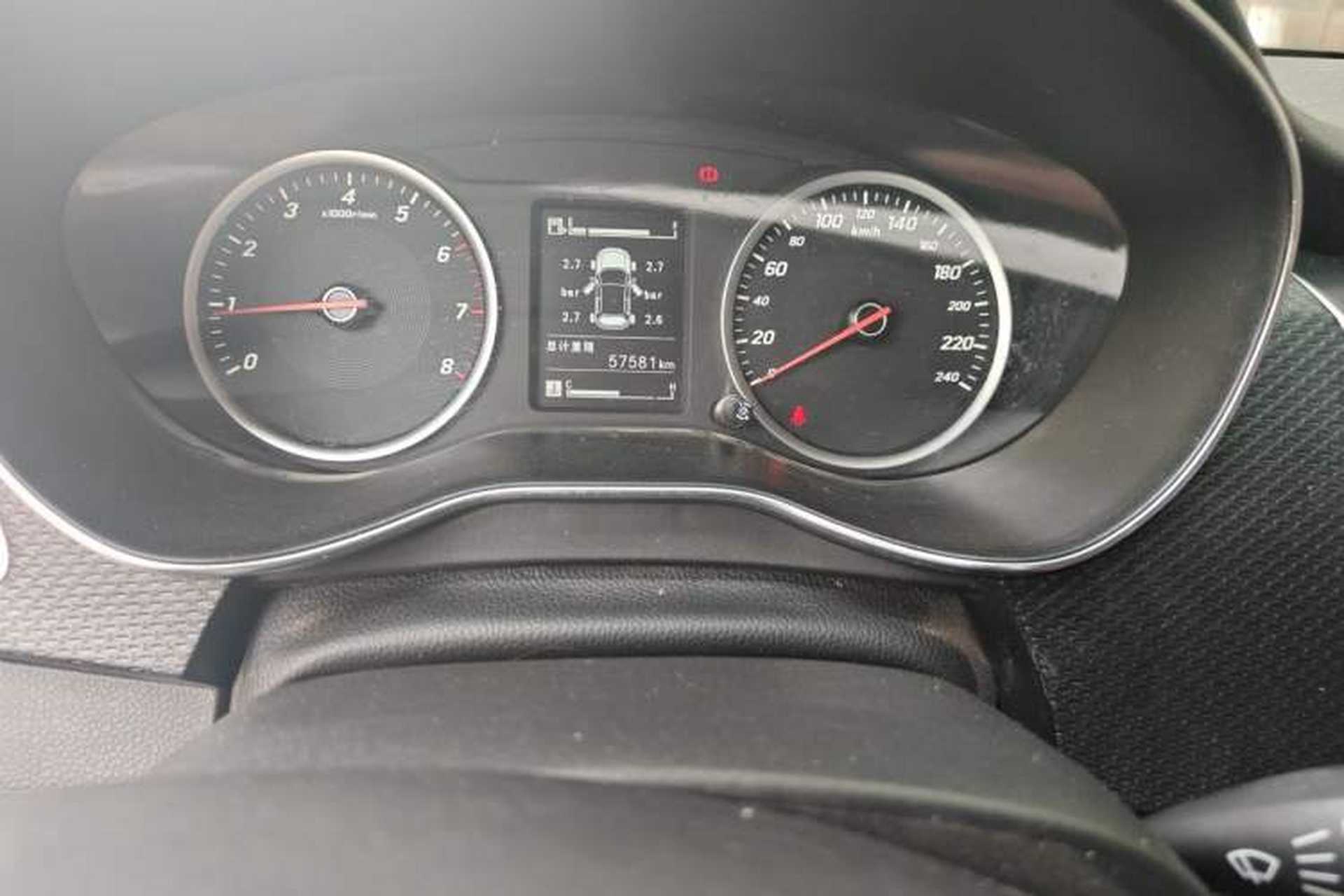 Used Baojun 730 2019 1.5L Manual Fashion Model 7-seater China VI Odometer Close Up