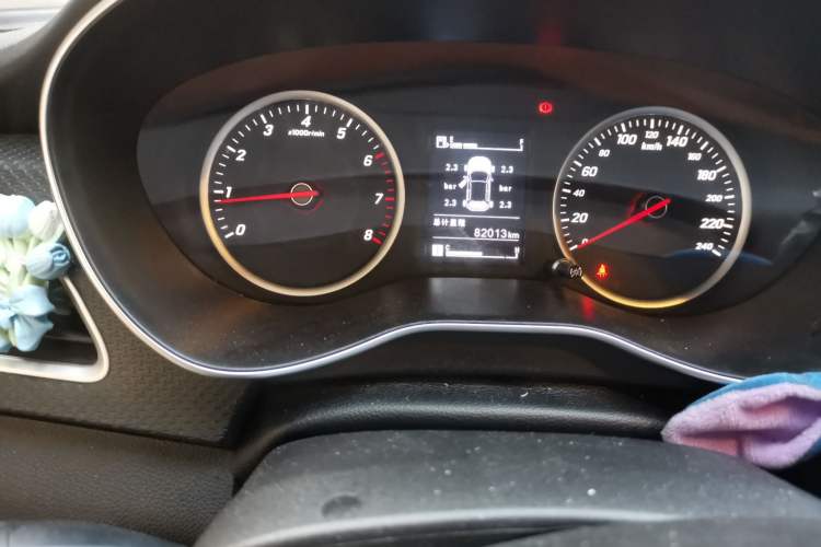Used Baojun 730 2019 1.5L Manual Fashion Model 7-seater China VI Odometer Close Up