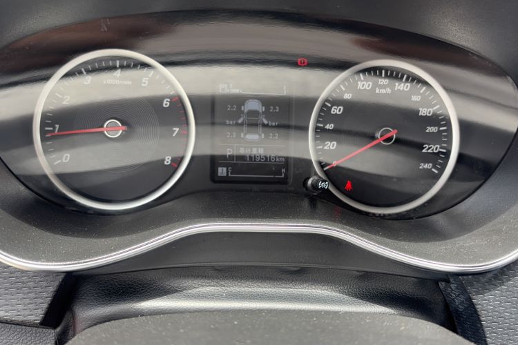 Used Baojun 730 2019 1.5T CVT Fashion Model 7 Seats China V Emission Standard Odometer Close Up