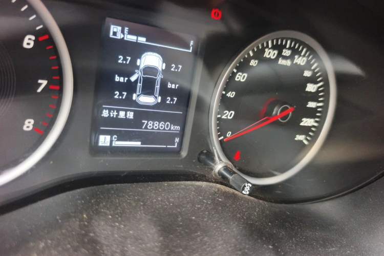 Used Baojun 730 2019 1.5L Manual Fashion Model 7-seater China VI Odometer Close Up