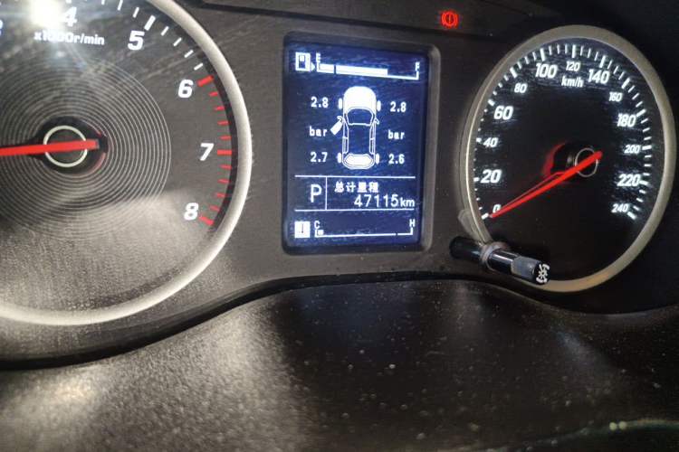 Used Baojun 730 2019 1.5T CVT Fashion Model 7 Seats China V Emission Standard Odometer Close Up
