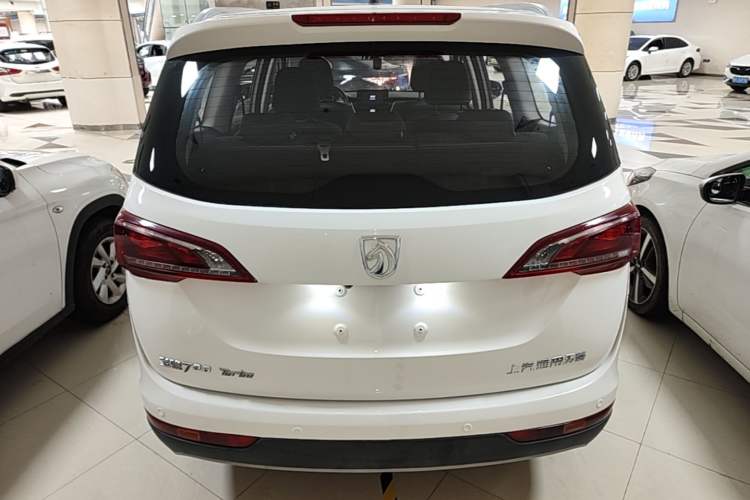Used Baojun 730 2019 1.5T Manual Fashion Model 7-seater National V Rear