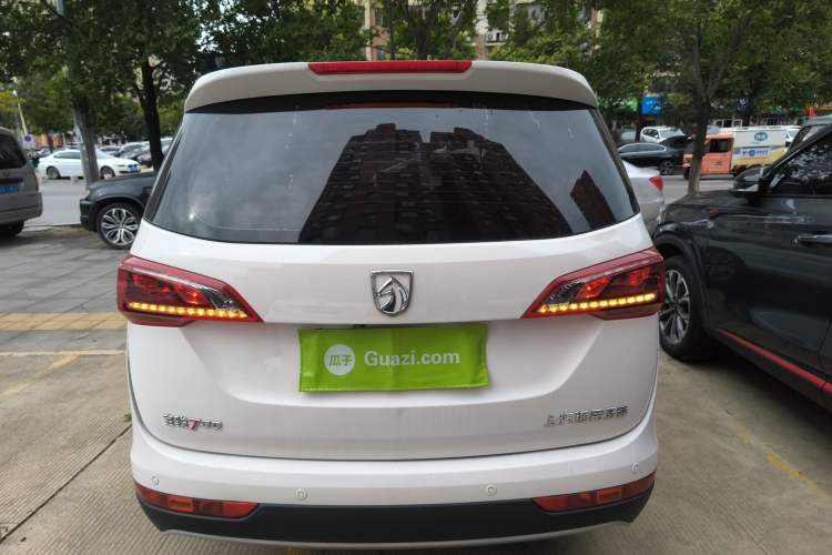 Used Baojun 730 2019 1.5T CVT Fashion Model 7 Seats China V Emission Standard Rear