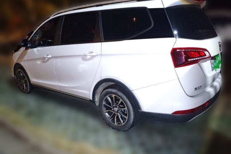 Used Baojun 730 2019 1.5L Manual Fashion Model 7-seater China VI Rear Left 45 Deg
