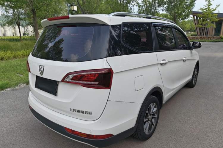 Used Baojun 730 2019 1.5L Manual Fashion Model 7-seater China VI Rear Right 45 Deg