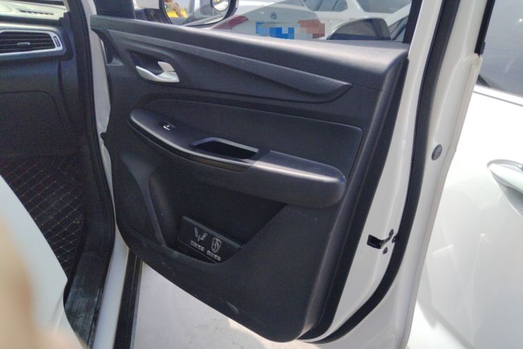 Used Baojun 730 2019 1.5T Manual Fashion Model 7-seater National V Right Front Door Interior
