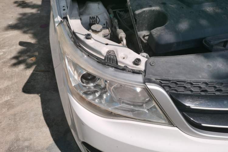 Used Baojun 730 2019 1.5L Manual Value Edition 7 Seats China VI Emission Standard Right Front Headlight