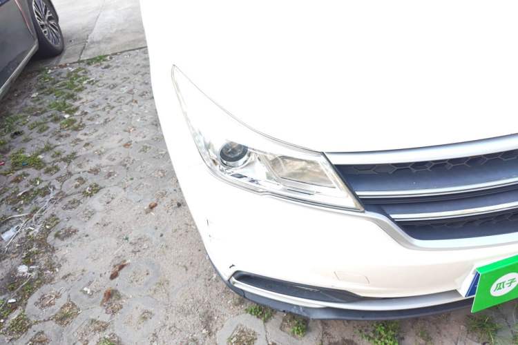 Used Baojun 730 2019 1.5L Manual Fashion Model 7-seater China VI Right Front Headlight