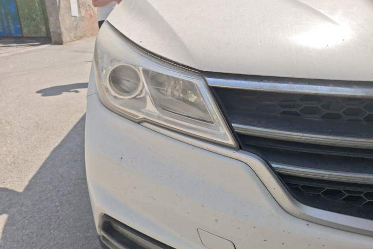 Used Baojun 730 2019 1.5T Manual Fashion Model 7-seater National V Right Front Headlight