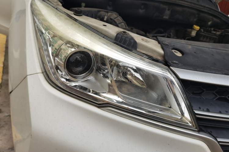 Used Baojun 730 2019 1.5T CVT Fashion Model 7 Seats China VI Emission Standard Right Front Headlight