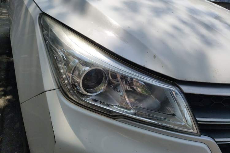 Used Baojun 730 2019 1.5T Manual Fashion Model 7-seater China VI Right Front Headlight