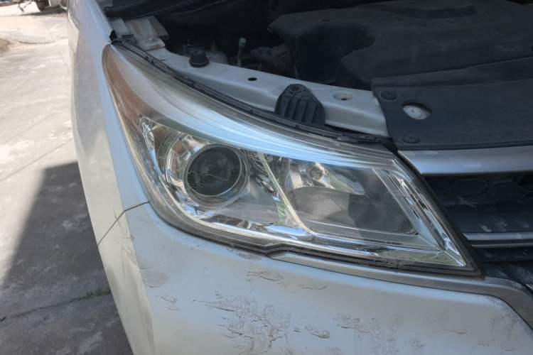 Used Baojun 730 2019 1.5L Manual Fashion Model 7-seater National V Right Front Headlight
