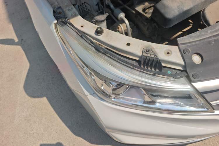 Used Baojun 730 2019 1.5L Manual Fashion Model 7-seater China VI Right Front Headlight