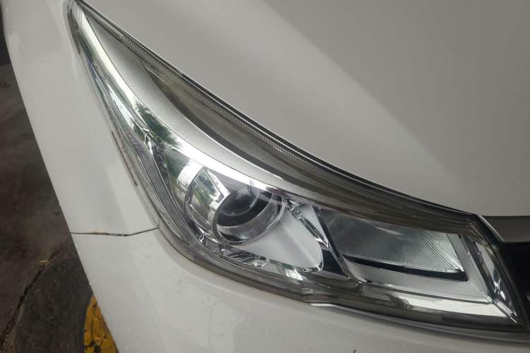 Used Baojun 730 2019 1.5L Manual Fashion Model 7-seater National V Right Front Headlight