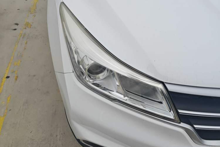 Used Baojun 730 2019 1.5L Manual Fashion Model 7-seater China VI Right Front Headlight