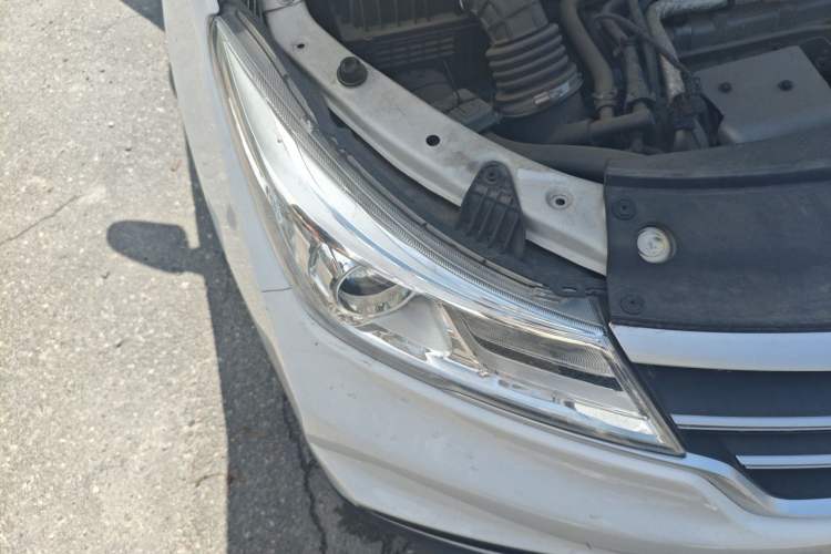 Used Baojun 730 2019 1.5T Manual Fashion Model 7-seater China VI Right Front Headlight